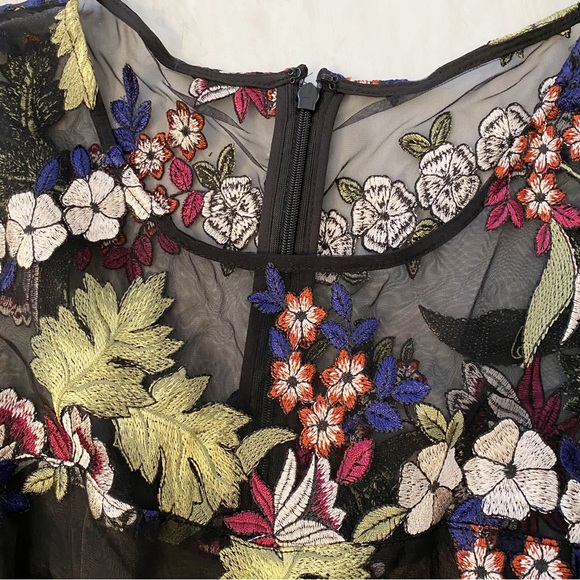 Tahari Size12 Embroidered Mesh Floral Dress Fit and Flare - Picture 6 of 12